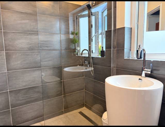 2 BEDROOM SECTIONAL TITLE FOR SALE IN TABLE VIEW